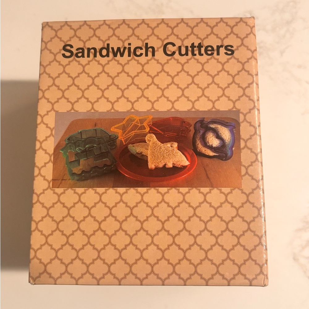 Colorful Sandwich Cutter Set - NIB - Picture 7 of 7